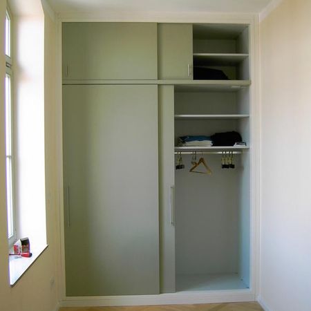 Einbauschrank im Flur - geöffnet